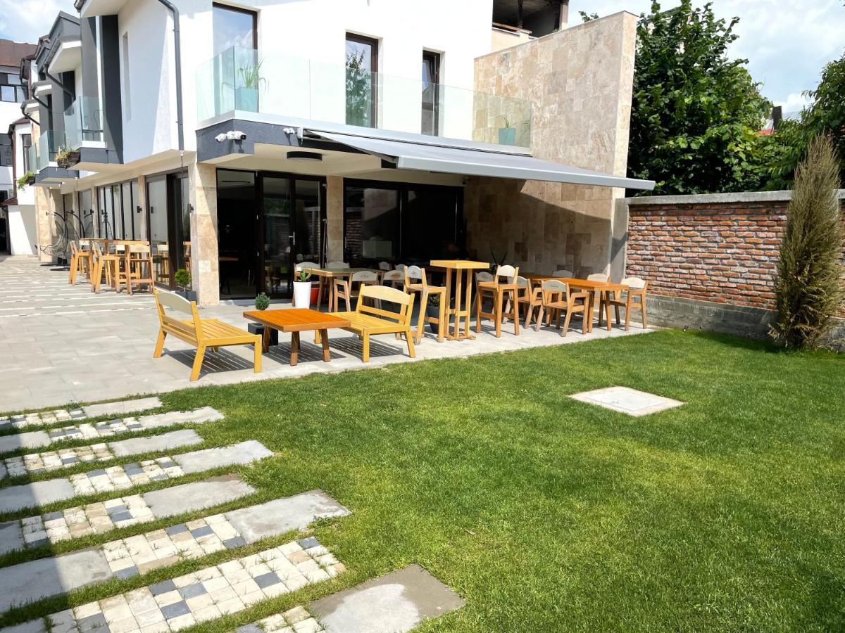 Hotel Aleea Teilor Campulung Exterior foto